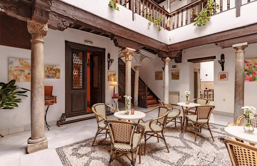 Casa Del Capitel Nazari-1